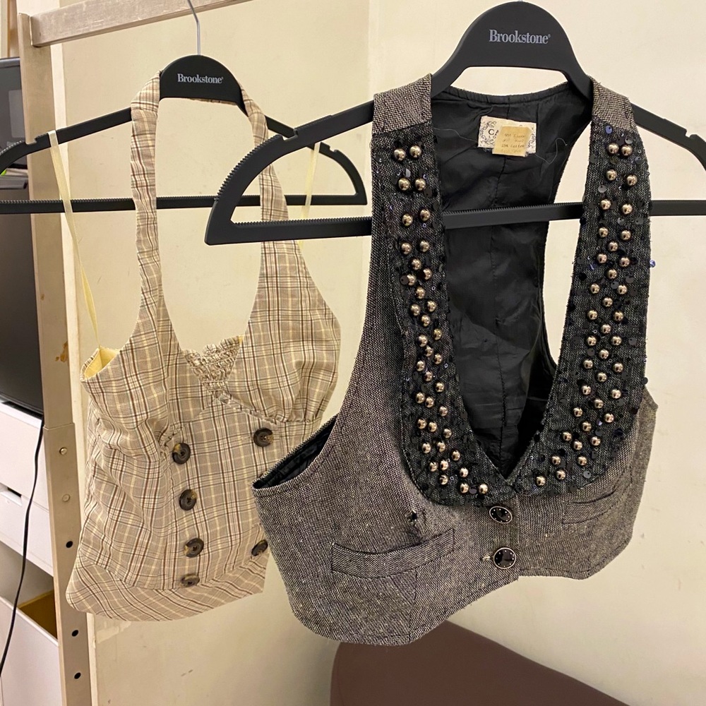 2 Women’s Vest’s